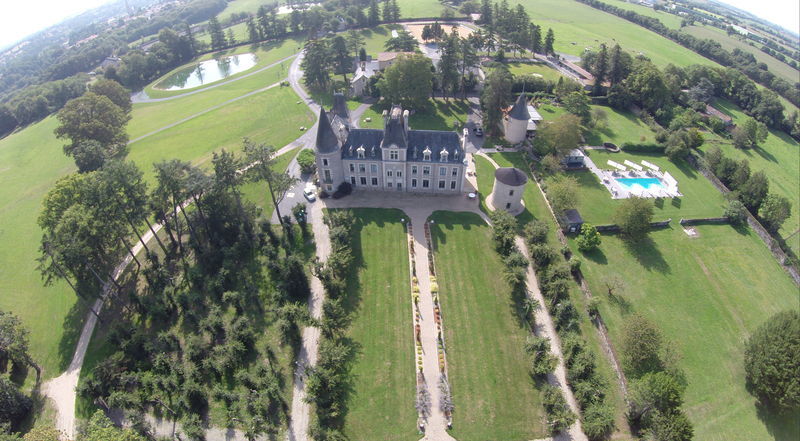 Hotel Château de la Barbinière Saint-Laurent-sur-Sèvre Exterior foto